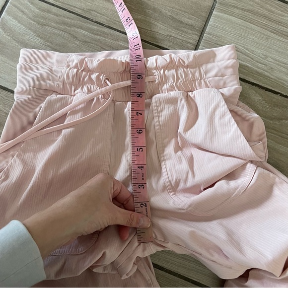 Lululemon Beyond the Studio Jogger Feather Pink- Women’s Size 4 $118 - Picture 13 of 13